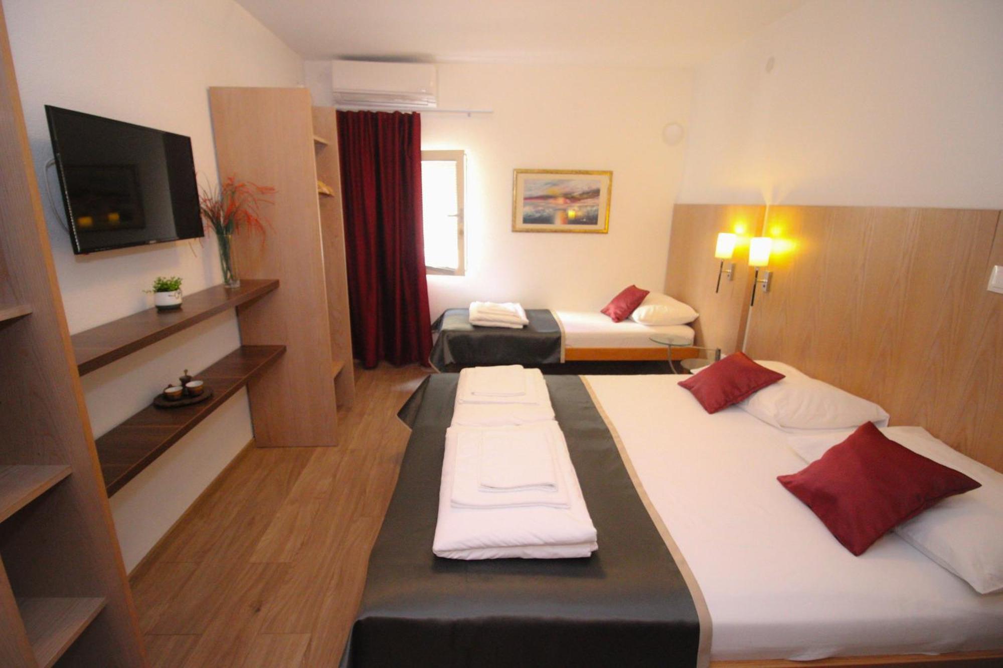 Motel Deny Mostar Eksteriør billede
