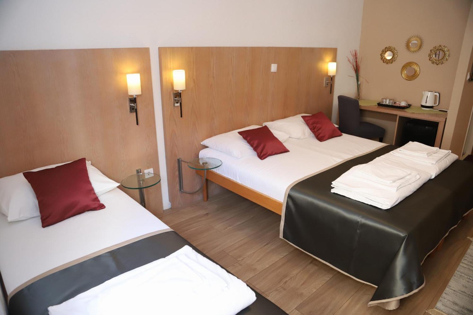 Motel Deny Mostar Eksteriør billede