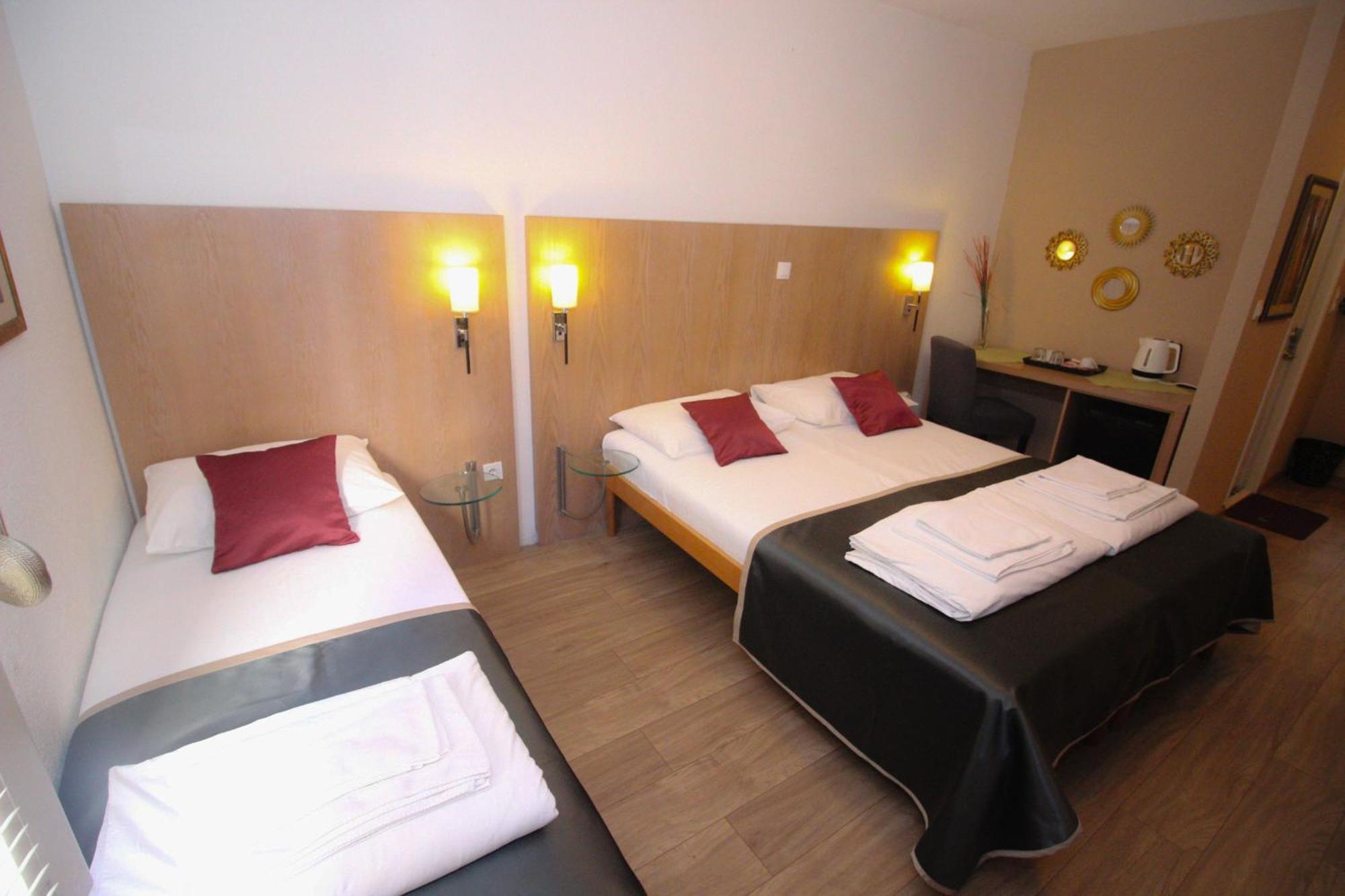 Motel Deny Mostar Eksteriør billede